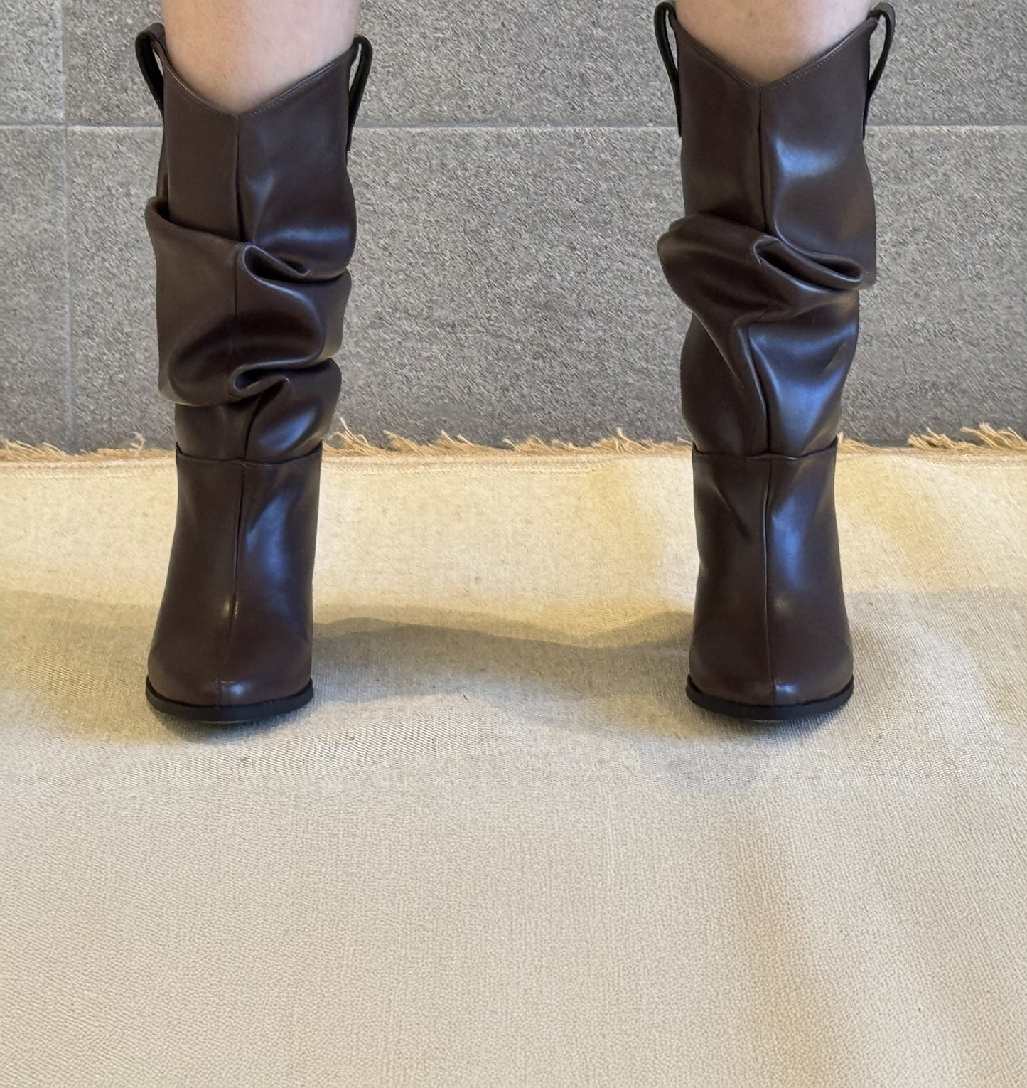 7799 bota Slouchy Julieta Moka.