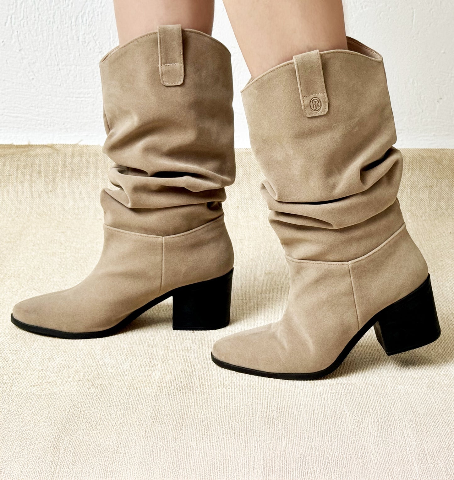 Mod 7799 Bota Slouchy Carnaza Arena