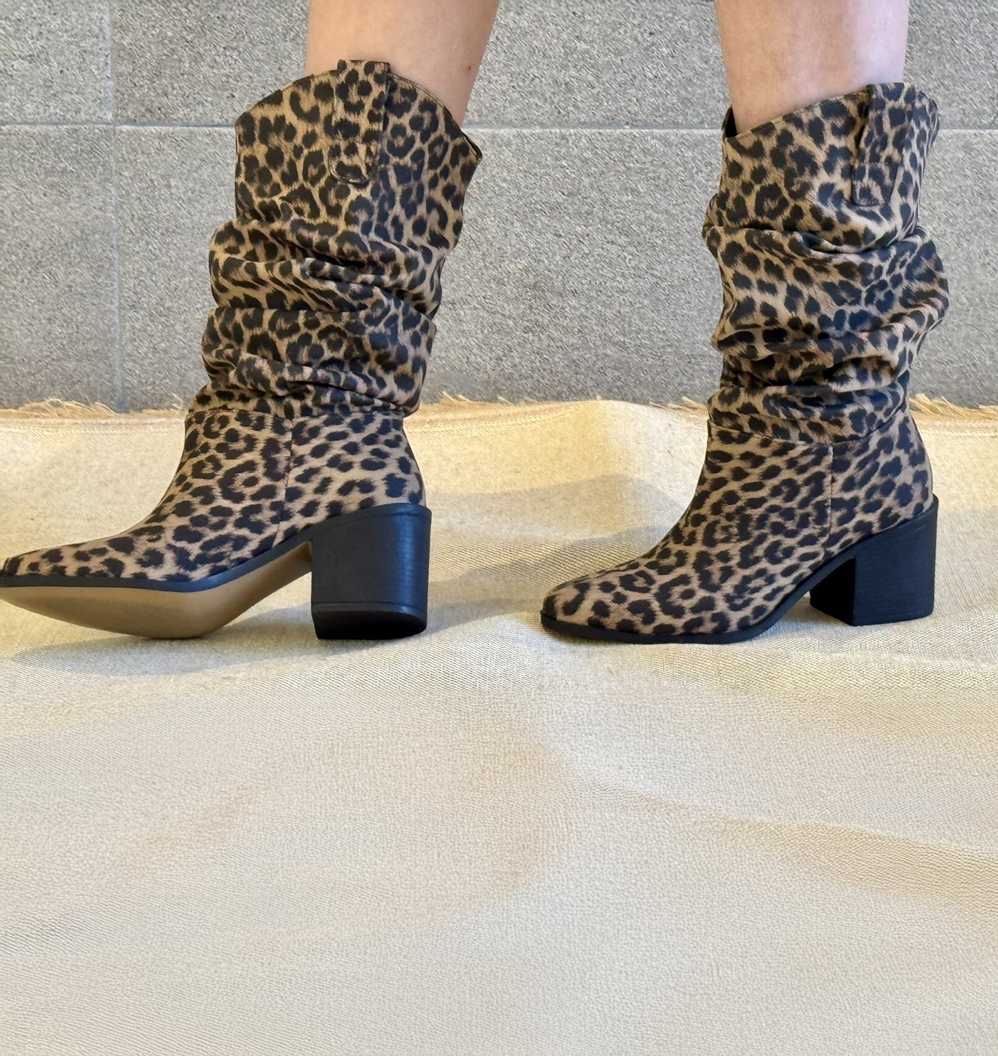Bota 7799 Slouchy Animal Print