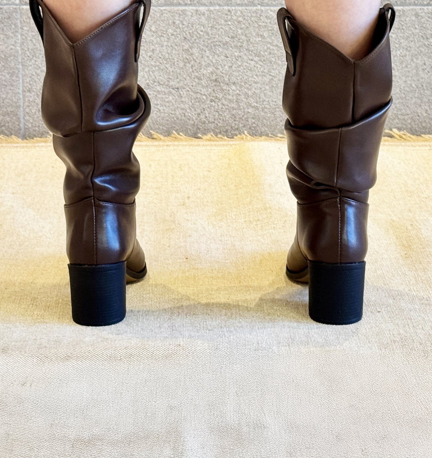 7799 bota Slouchy Julieta Moka.