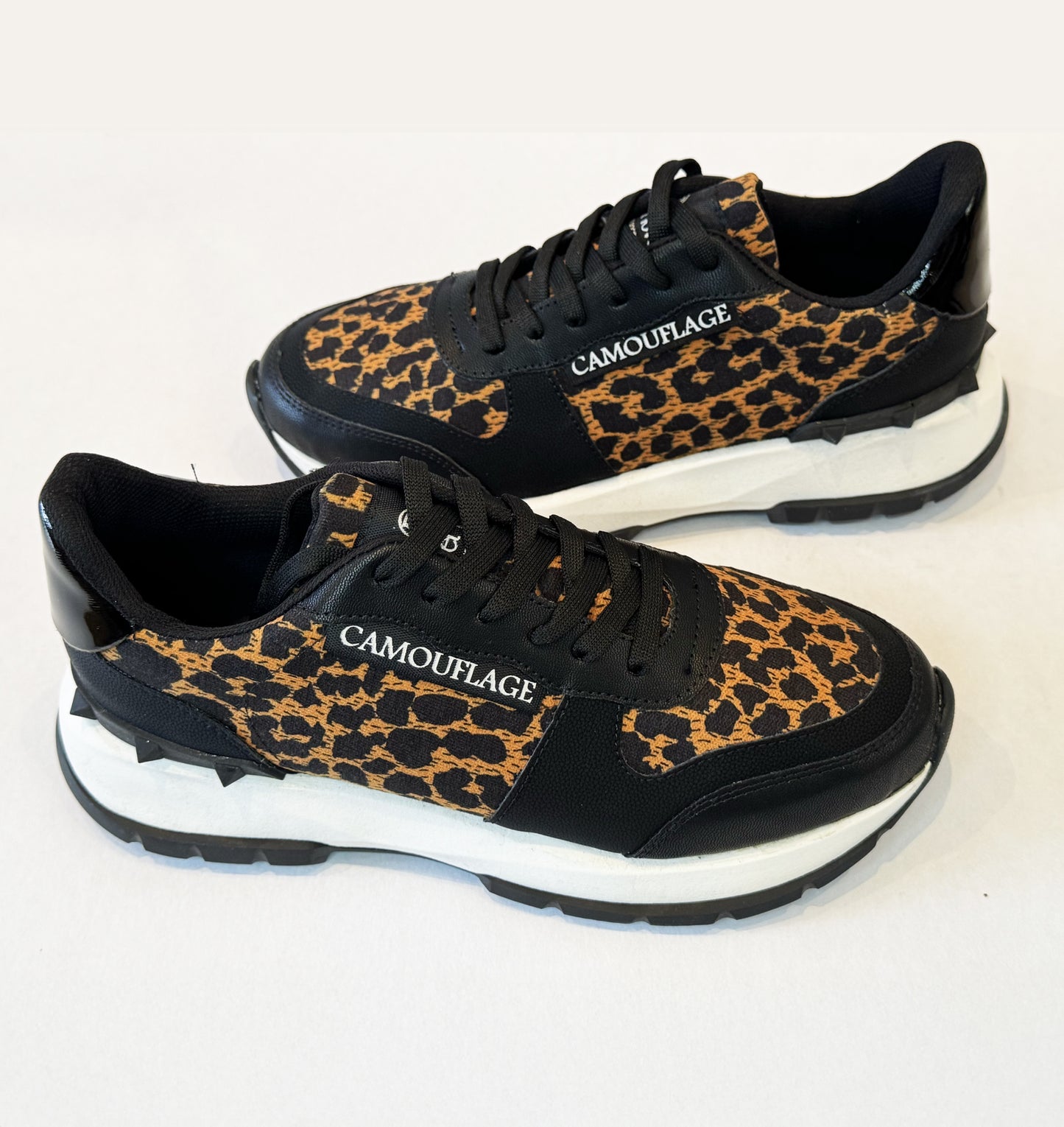 Mod 1111 Tenis Negro Animal Print