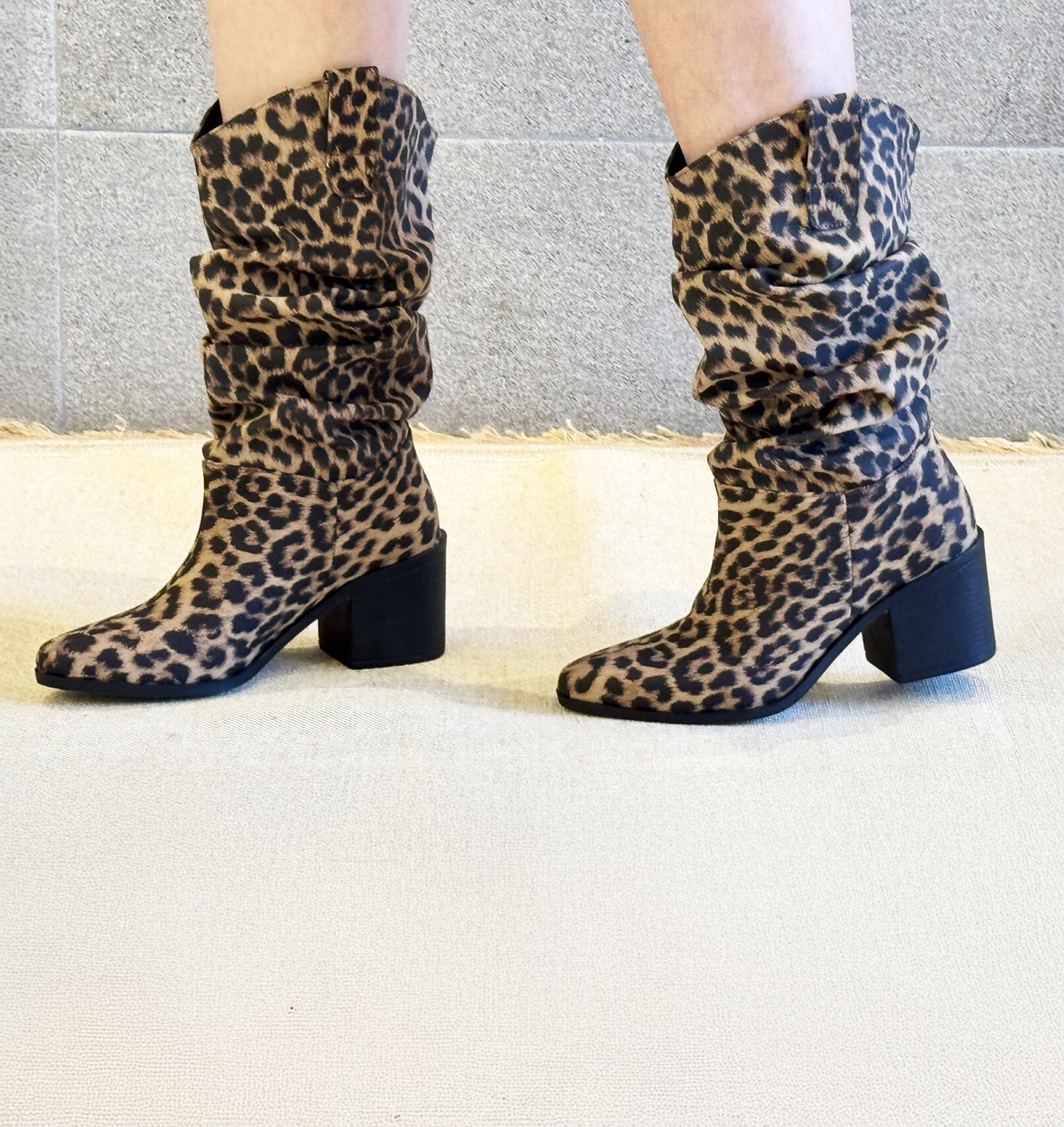 Bota 7799 Slouchy Animal Print