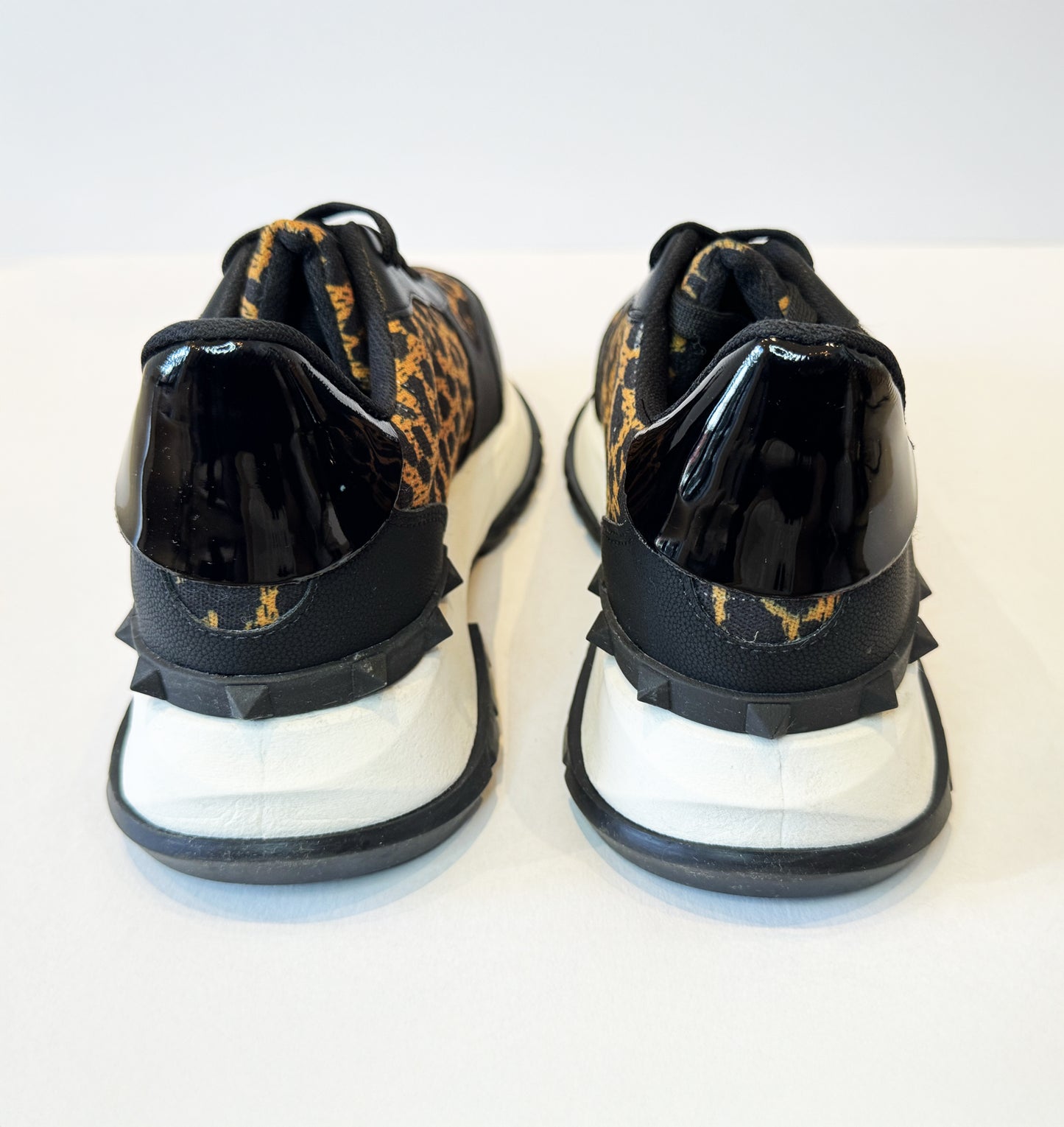 Mod 1111 Tenis Negro Animal Print