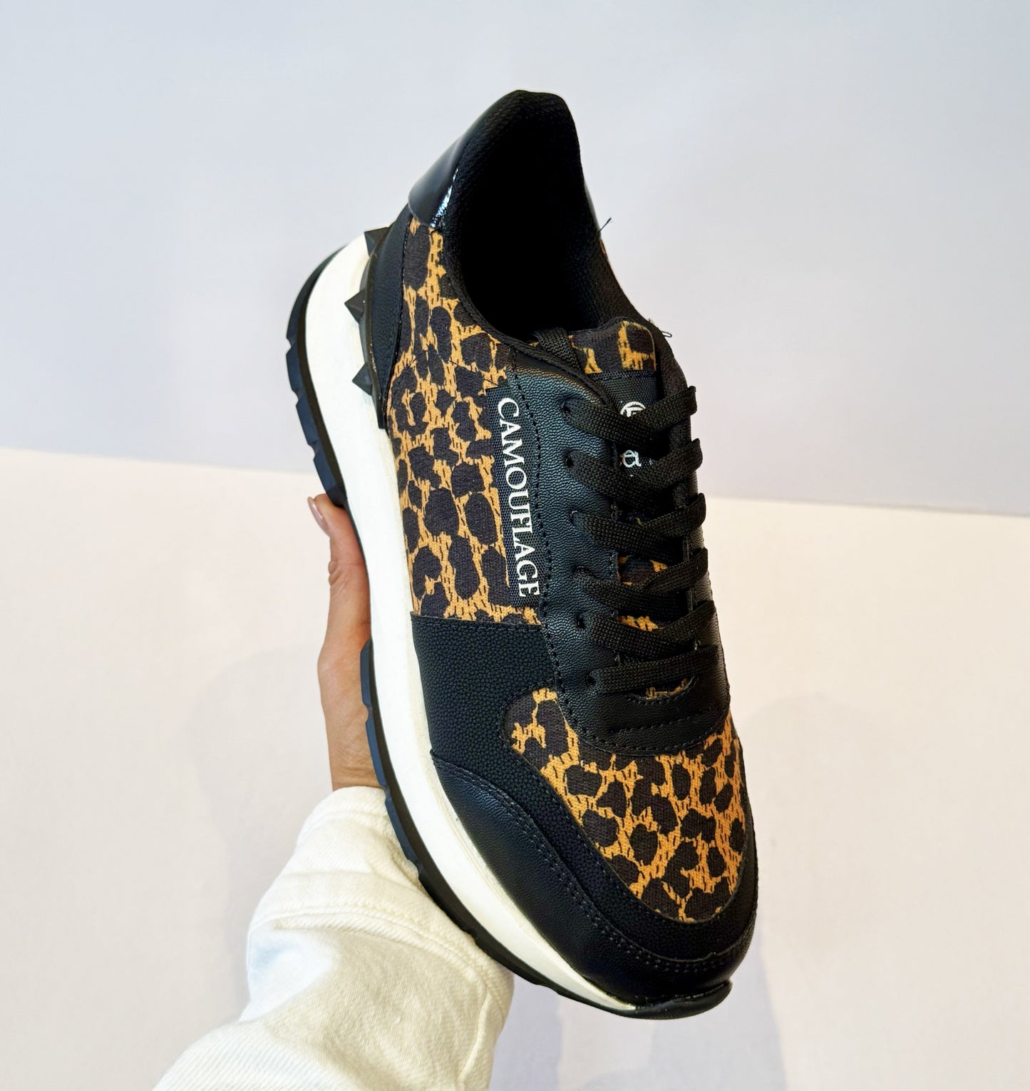 Mod 1111 Tenis Negro Animal Print